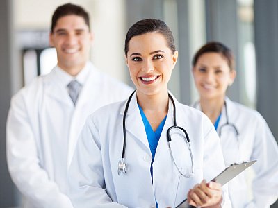 Ärzte im Krankenhaus - michaeljung - stock.adobe.com medical workers - michaeljung - stock.adobe.com